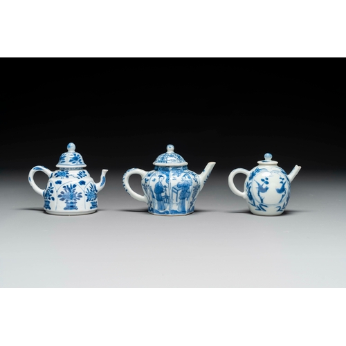 339 - Six Chinese blue, white and Imari-style teapots, Kangxi/YongzhengL.: 15 cm - H.: 10 cm (the largest ... 