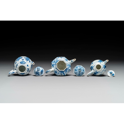 339 - Six Chinese blue, white and Imari-style teapots, Kangxi/YongzhengL.: 15 cm - H.: 10 cm (the largest ... 