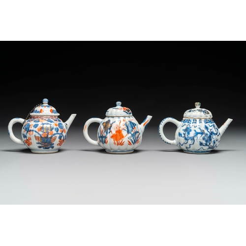 339 - Six Chinese blue, white and Imari-style teapots, Kangxi/YongzhengL.: 15 cm - H.: 10 cm (the largest ... 