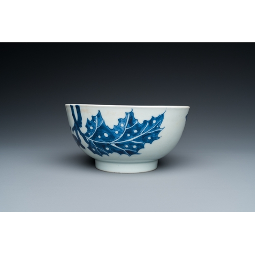 434 - A Chinese blue and white 'Bleu de Hue' bowl from a royal mission for the Vietnamese market, Tan Suu ... 