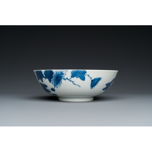 435 - A Chinese blue and white 'Bleu de Hue' bowl for the Vietnamese market, Nhuoc tham tran tang mark, 19... 