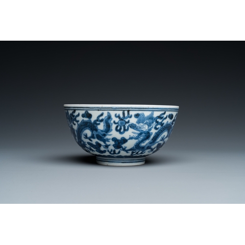 436 - A Chinese blue and white 'Bleu de Hue' bowl for the Vietnamese market, Giap Ti mark, ca. 1804Dia.: 1... 