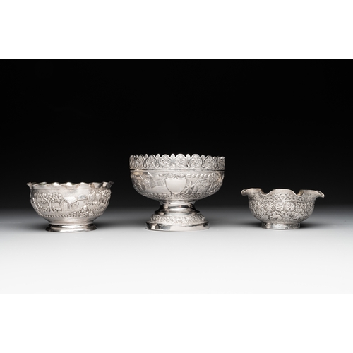 463 - Eight silverwares, primarily South- and Southeast Asia, 19/20th C.Dim.: 24,5 x 47,5 cm (the serving ... 