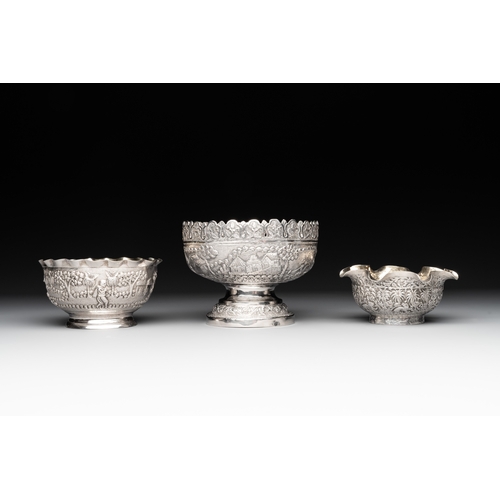 463 - Eight silverwares, primarily South- and Southeast Asia, 19/20th C.Dim.: 24,5 x 47,5 cm (the serving ... 