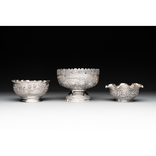 463 - Eight silverwares, primarily South- and Southeast Asia, 19/20th C.Dim.: 24,5 x 47,5 cm (the serving ... 