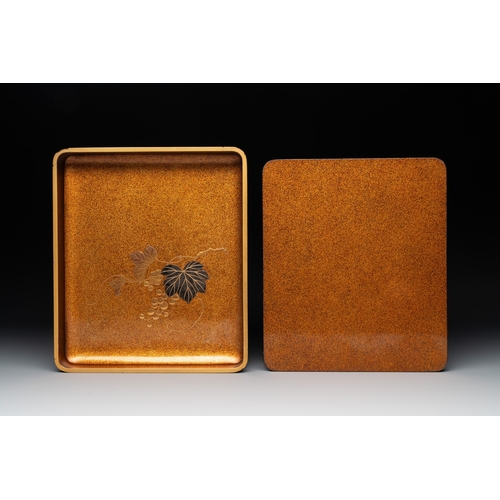 474 - A Japanese lacquerware suzuribako or writing box depicting a crab, Meiji, 19th C.Dim.: 22 x 26 x 5 c... 