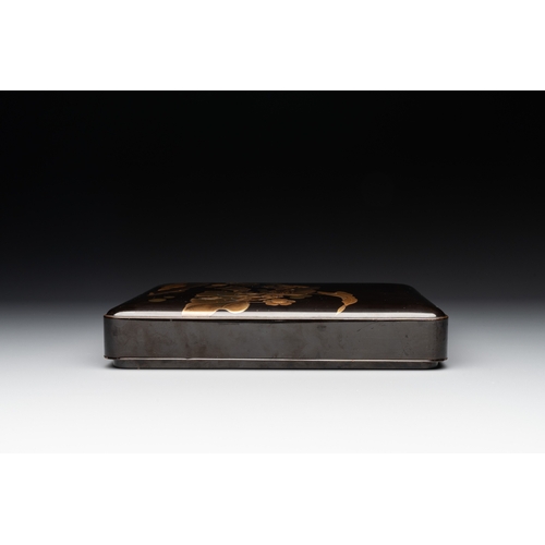 474 - A Japanese lacquerware suzuribako or writing box depicting a crab, Meiji, 19th C.Dim.: 22 x 26 x 5 c... 