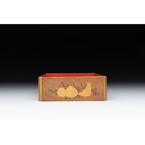 475 - A Japanese lacquerware picnic set with two sake bottles, Meiji, 19th C.Dim.: 32,5 x 19 x 36 cm (the ... 