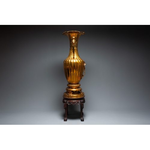 479 - A massive Japanese metal alloy vase on a Chinese hardwood stand with marble top, Kyoto mark, Showa, ... 