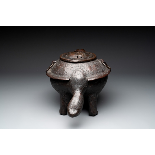 480 - A Japanese bronze bunbuku chagama-shaped incense burner, signed Kimura Toun, Meiji, 19th C.Dim.: 44 ... 