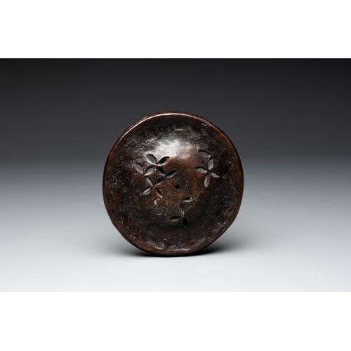 480 - A Japanese bronze bunbuku chagama-shaped incense burner, signed Kimura Toun, Meiji, 19th C.Dim.: 44 ... 