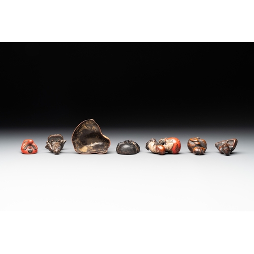 483 - Five Japanese netsukes, a bronze figure and a lacquered burl wood cup, 19th C.L.: 7 cm - H.: 5 cm (t... 