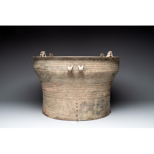 500 - A Burmese bronze Karen rain drum with frogs, 18th C.Dia.: 66,5 cm - H.: 44,5 cm