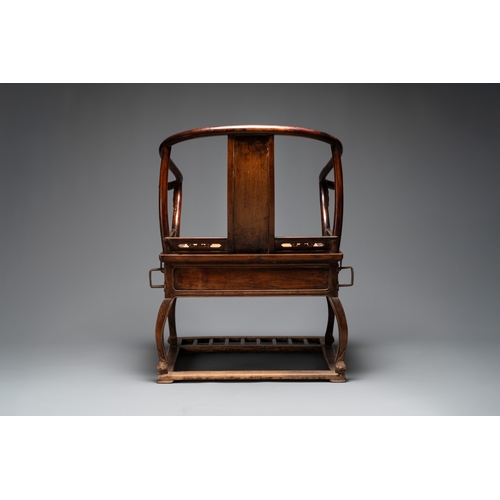 550 - A rare and exceptional Chinese huanghuali sedan chair, Jianyu, signed Zhang Dai, 17th C.Dim.: 77,5 x... 