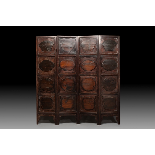 555 - A Chinese four-fold wooden room divider with famille rose 'Romance of the Western Chamber' plaques, ... 