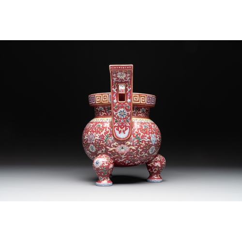 561 - A Chinese famille rose 'bajixiang and lotus scroll' censer, Qianlong mark, 20th C.L.: 29,8 cm - H.: ... 