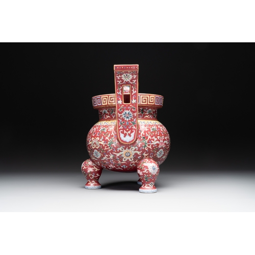 561 - A Chinese famille rose 'bajixiang and lotus scroll' censer, Qianlong mark, 20th C.L.: 29,8 cm - H.: ... 