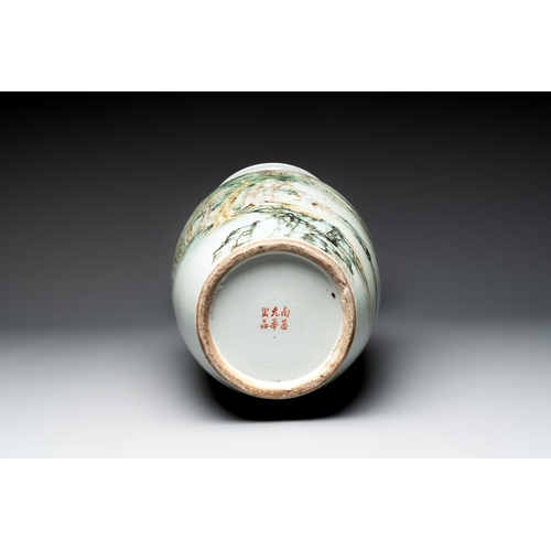 573 - A fine Chinese qianjiang cai vase, signed Wang Yeting, Nan Chang Guang Hua mark, dated 1931H.: 57,4 ... 