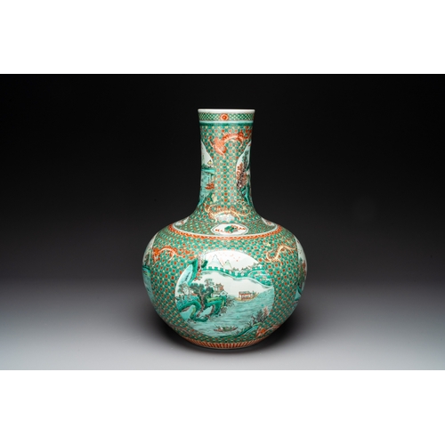 575 - A large Chinese famille verte 'river landscape' 'tianqiu ping' vase, Chenghua mark, 19th C.H.: 53,2 ... 