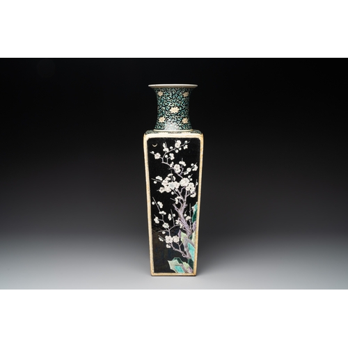 576 - A Chinese famille noire square vase with floral design, Chenghua mark, 19th C.H.: 51 cm... 