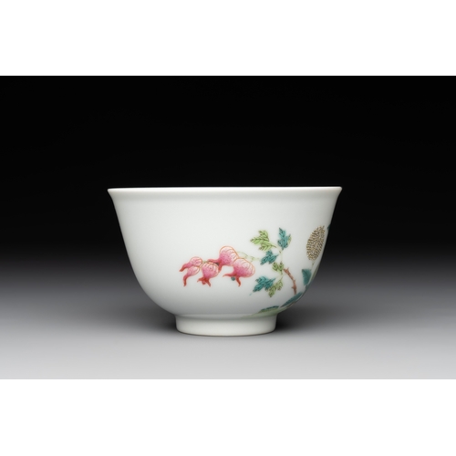 69 - A Chinese famille rose bowl with floral design, Daoguang mark, 19/20th C.Dia.: 11 cm - H.: 7 cm... 