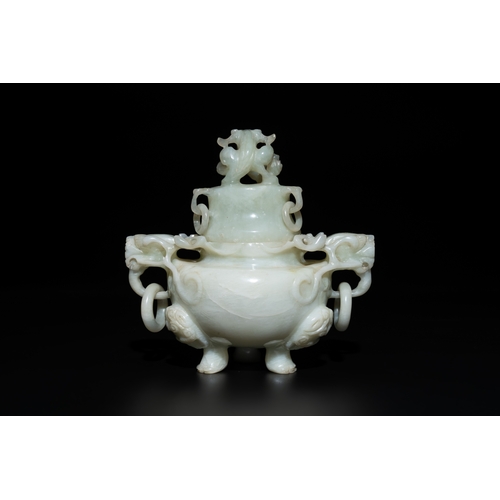 727 - Five Chinese jade and agate incense burners and covers, 20th C.H.: 15,4 cm (the tallest censer) H.: ... 