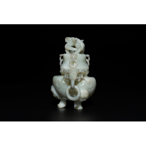 727 - Five Chinese jade and agate incense burners and covers, 20th C.H.: 15,4 cm (the tallest censer) H.: ... 