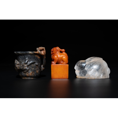 729 - Seven Chinese jade and rock crystal carvings, 19/20th C.Dim.: 9,3 x 6,5 cm (the largest plaque) Dim.... 