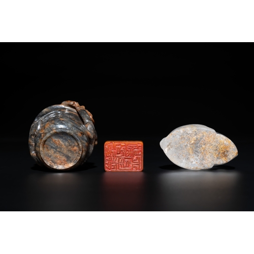 729 - Seven Chinese jade and rock crystal carvings, 19/20th C.Dim.: 9,3 x 6,5 cm (the largest plaque) Dim.... 