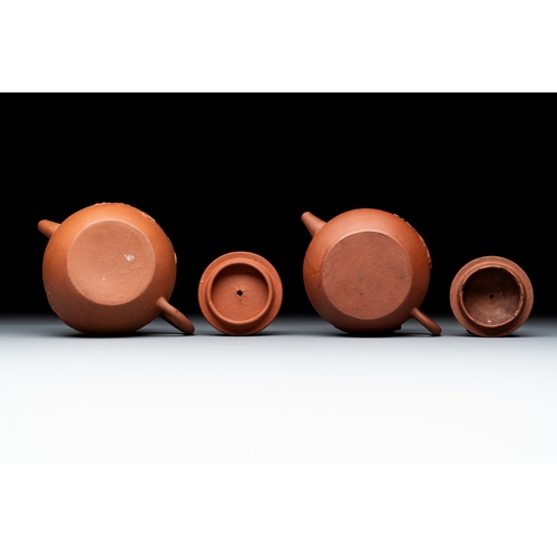 808 - Three Chinese Yixing stoneware teapots and covers, 18th C.L.: 13,5 cm - H.: 7,5 cm (the largest) L.:... 