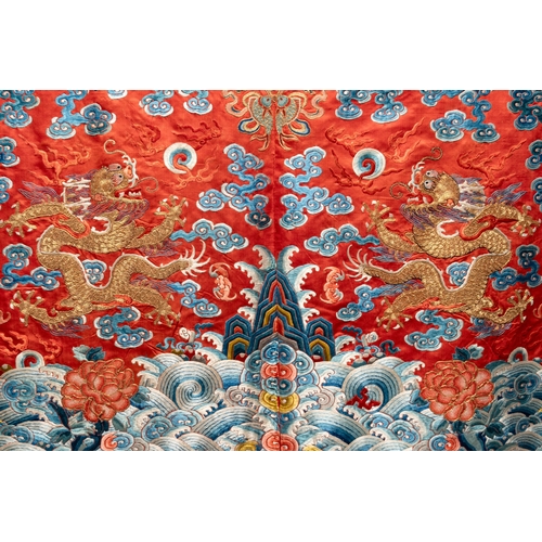 822 - A fine Chinese gold thread embroidered red-ground silk noble ladyâs 'dragon' robe, 18/19th C.Dim.:... 