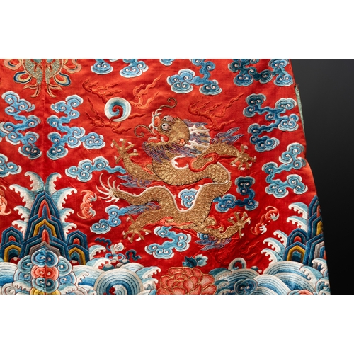 822 - A fine Chinese gold thread embroidered red-ground silk noble ladyâs 'dragon' robe, 18/19th C.Dim.:... 