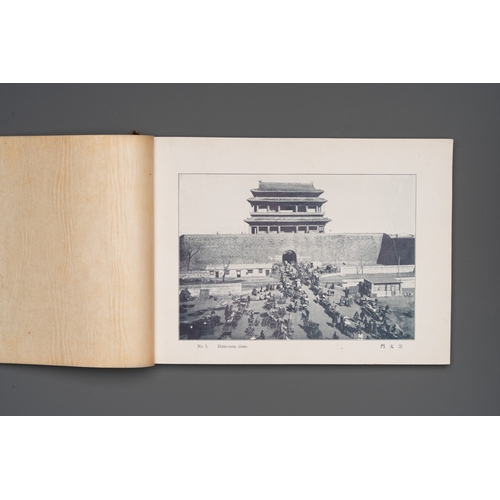 861 - A photo album with sights and landmarks of Beijing, 20th C.Dim.: 18,5 x 26 x 1,5 cm