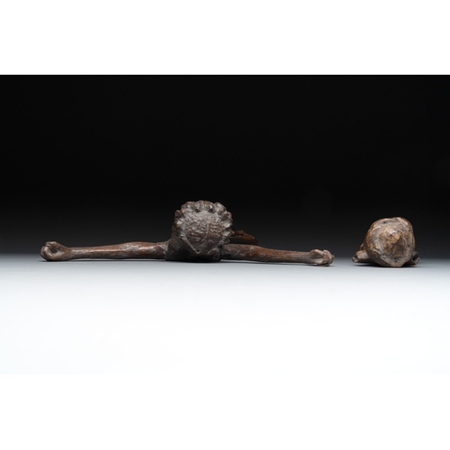 870 - Two carved oak Corpus Christi, Flanders, 15th C.Dim.: 31,5 x 27 cm (the largest) Dim.: 26 x 6,5 cm (... 