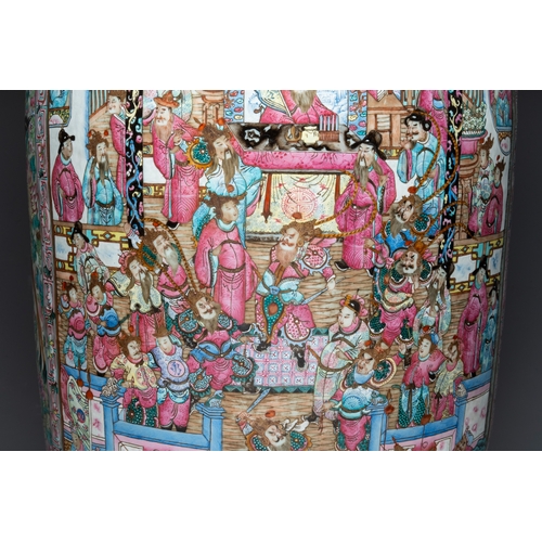 99 - A massive Chinese Canton famille rose 'Romance of the Three Kingdoms' vase, 19th C.H.: 135,5 cm... 