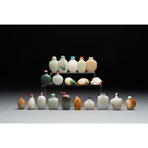 110 - A collection of 20 Chinese jade snuff bottles, 19/20th C.H.: 7,5 cm (the tallest incl. stopper)H.: 4... 