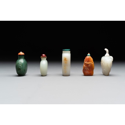 110 - A collection of 20 Chinese jade snuff bottles, 19/20th C.H.: 7,5 cm (the tallest incl. stopper)H.: 4... 