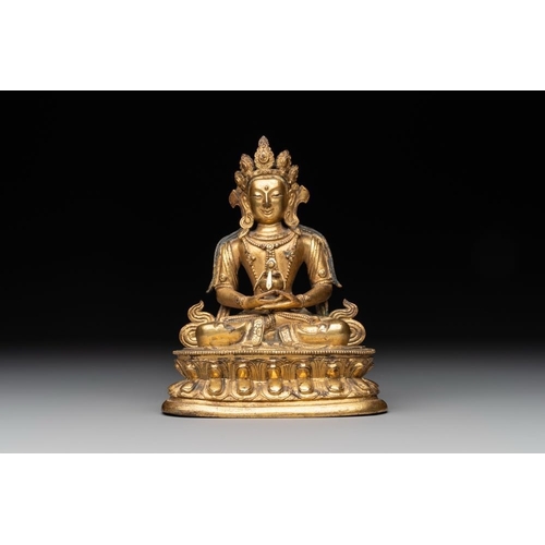 152 - A Sino-Tibetan gilt bronze Buddha Amitayus, 18th C.H.: 13 cm 
 Weight: 760 grams