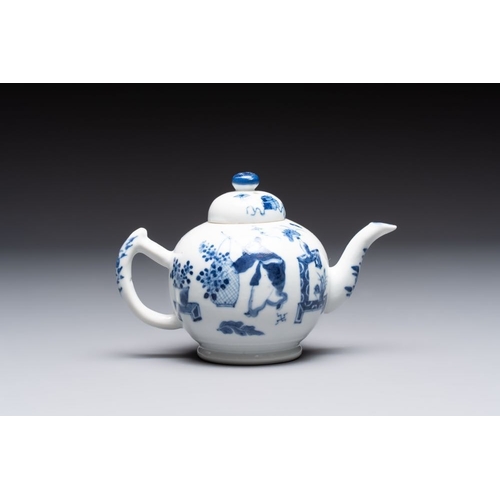 177 - Four Chinese blue and white wares for the Vietnamese market, Jiaqing mark, 19th C.H.: 17 cm (the vas... 