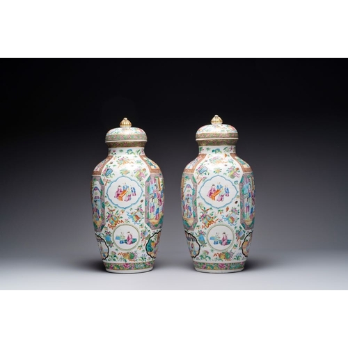 29 - A pair of Chinese Canton famille rose vases and covers with narrative design, 19th C.H.: 55 cm (incl... 