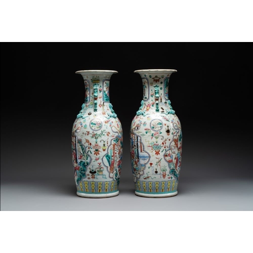 30 - A pair of Chinese famille rose vases with narrative design, 19th C.H.: 62 cm