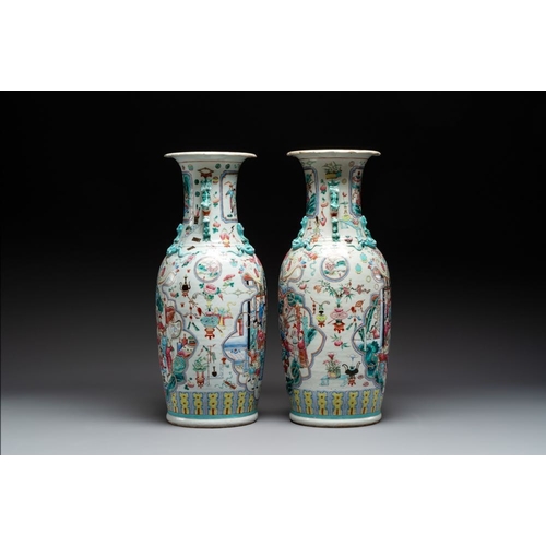 30 - A pair of Chinese famille rose vases with narrative design, 19th C.H.: 62 cm