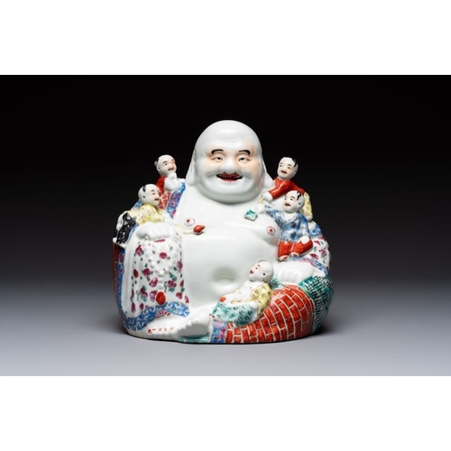 57 - A Chinese famille rose Milefo Buddha, Zhu Yishun mark, 20th C.H.: 26 cm 