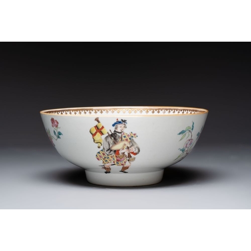 782 - A rare Chinese famille rose 'Scotsmen' bowl, Qianlong, ca. 1745Dim.: 26,2 cm - H.: 11 cm
 Provenance... 