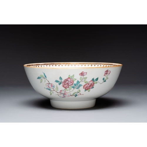 782 - A rare Chinese famille rose 'Scotsmen' bowl, Qianlong, ca. 1745Dim.: 26,2 cm - H.: 11 cm
 Provenance... 