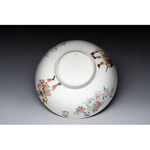 782 - A rare Chinese famille rose 'Scotsmen' bowl, Qianlong, ca. 1745Dim.: 26,2 cm - H.: 11 cm
 Provenance... 