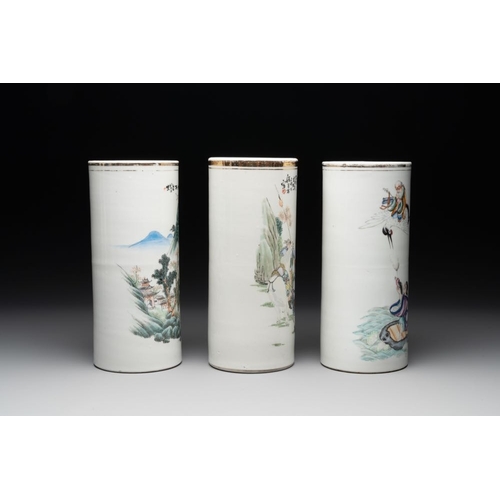 84 - 15 Chinese famille rose, qianjiang cai and monochrome wares, 19/20th C.H.: 54,5 cm (the largest vase... 