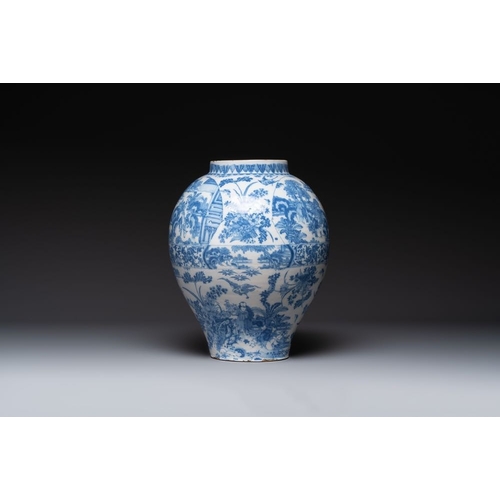 922 - A large blue and white Delftware chinoiserie vase, Delft or Frankfurt, 17th C.H.: 44 cm