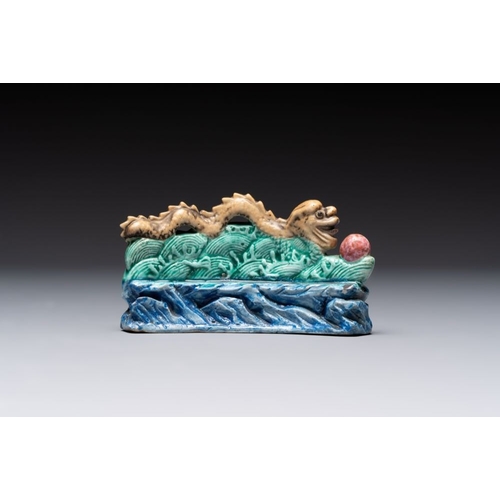 94 - Six Chinese porcelain and glass brush rests, 19/20th C.L.: 12,5 cm - H.: 9,5 cm (the largest incl. s... 