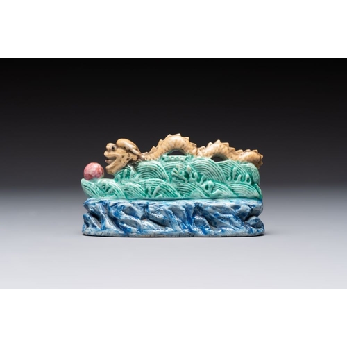 94 - Six Chinese porcelain and glass brush rests, 19/20th C.L.: 12,5 cm - H.: 9,5 cm (the largest incl. s... 